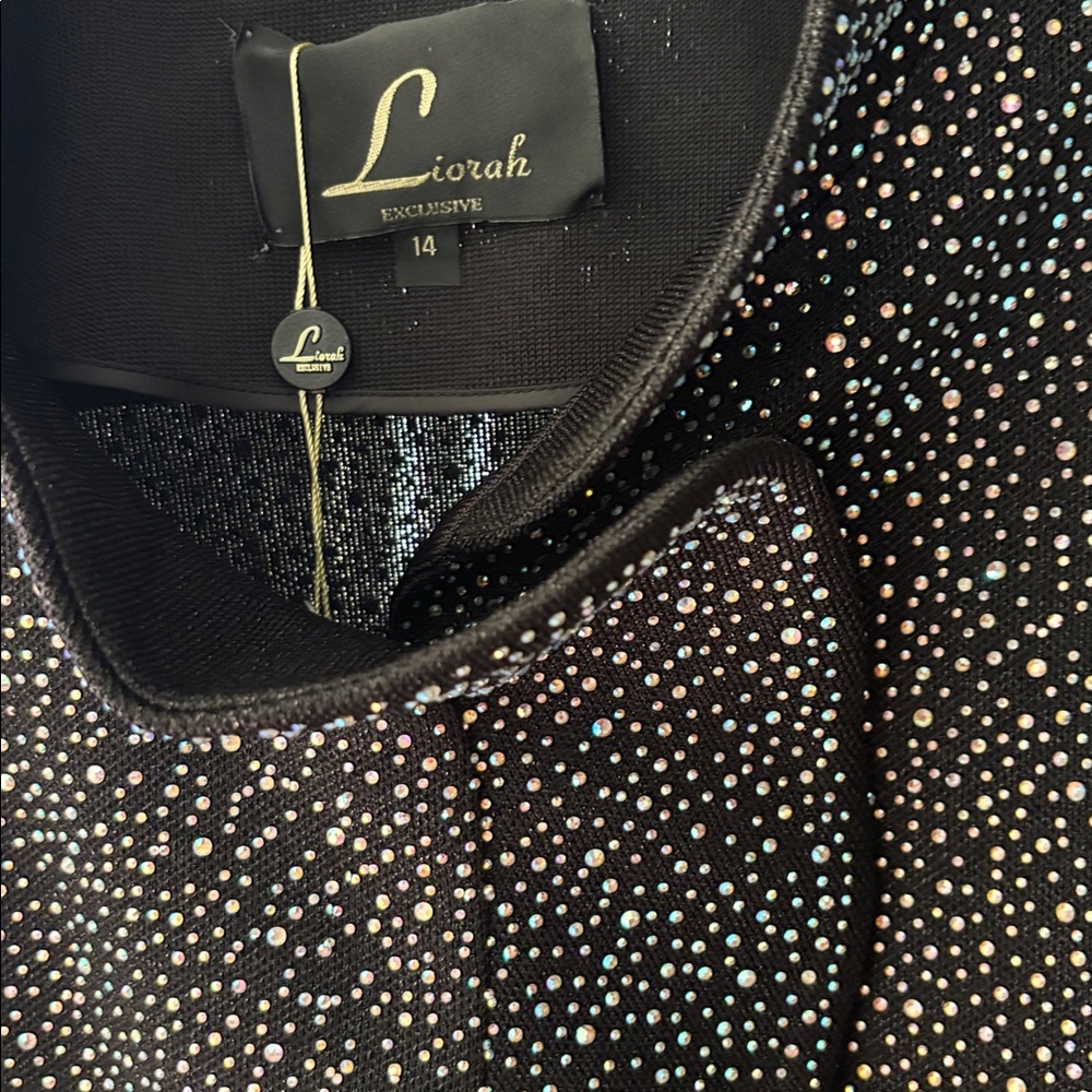 Elegant Black and Silver Women's Suit Set - Picture 3 of 4
